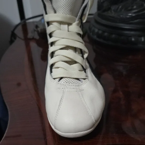 Puma Women's High-Top Cream and Black Sneakers - Picture 4 of 11